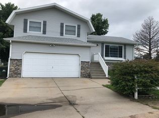 4153 Arizona Ave, Grand Island, NE 68803