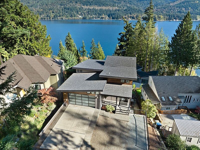 3rd image of 16 N Point Drive