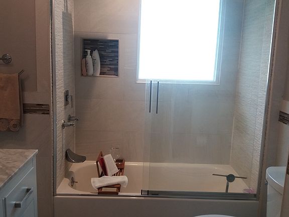 4th image of 1046 Garden Pl