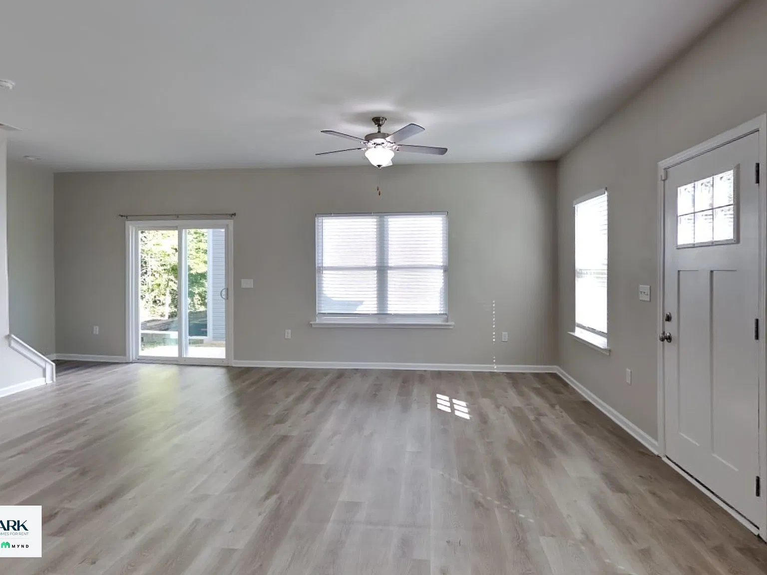 3 bed, 3.0 bath, 1431 sqft, $1,880 — Photo 3