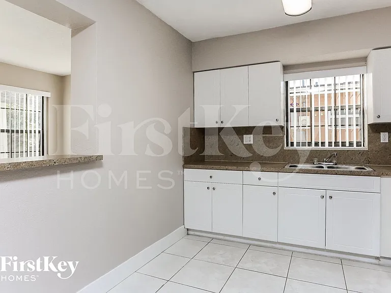 7720 Juniper St — Photo 8