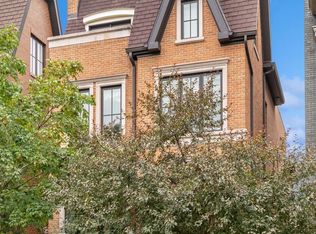 3740 N Wayne Ave, Chicago, IL 60613