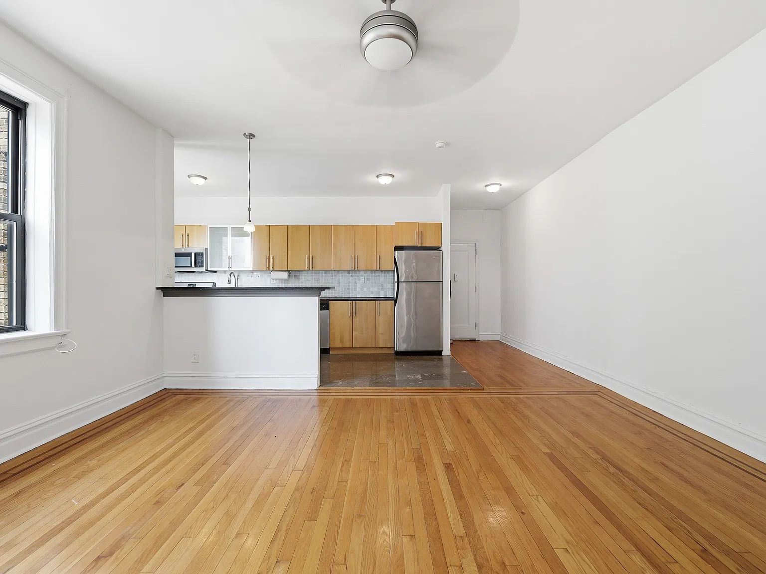1 bed, 700 sqft, $2,200 — Photo 4