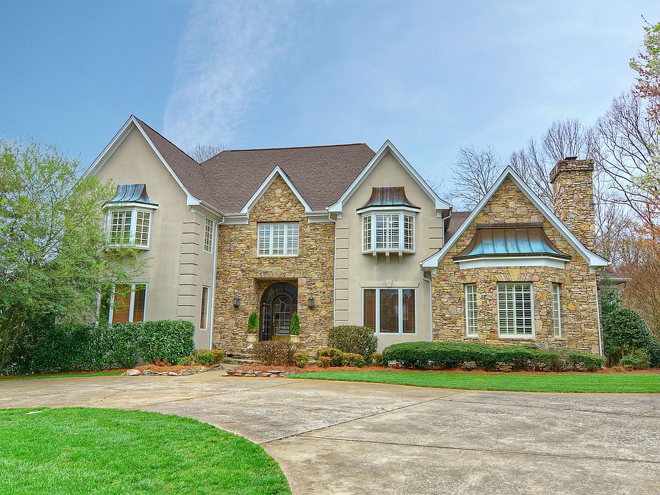 1st image of 4031 Moorland Dr
