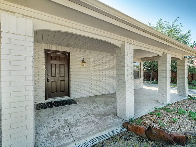 1049 Summerplace Ln — Photo 9