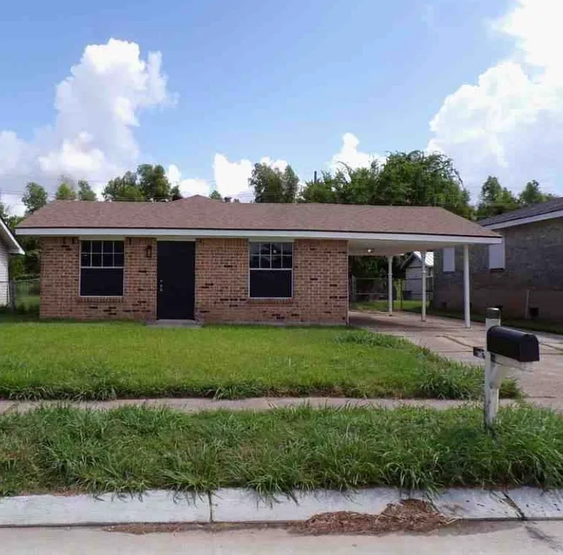 Alma St, Westwego — Photo 1