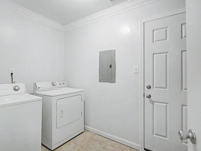 4024 Campbell Rd — Photo 6