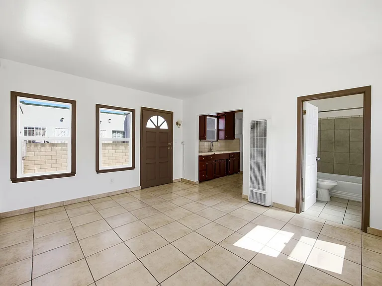 2565 Kansas Ave #B — Photo 7