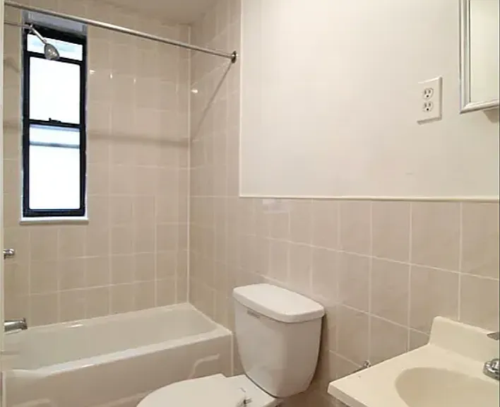 14 Maujer St #10 — Photo 6