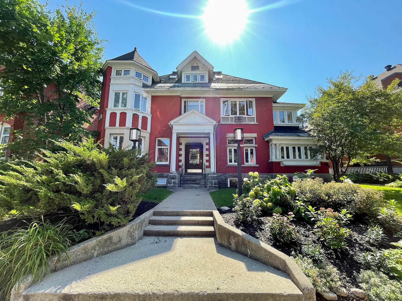 322 Frank Street — Photo 1