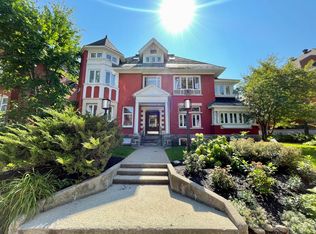 322 Frank St #104, Ottawa, ON K2P 0X8