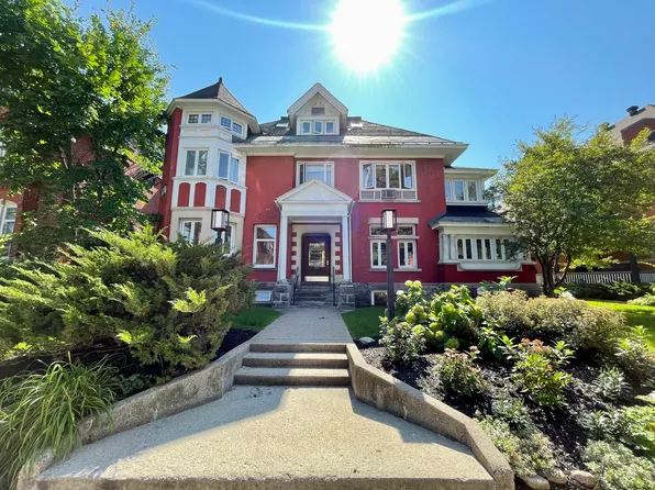 322 Frank St #205, Ottawa, ON K2P 0X8