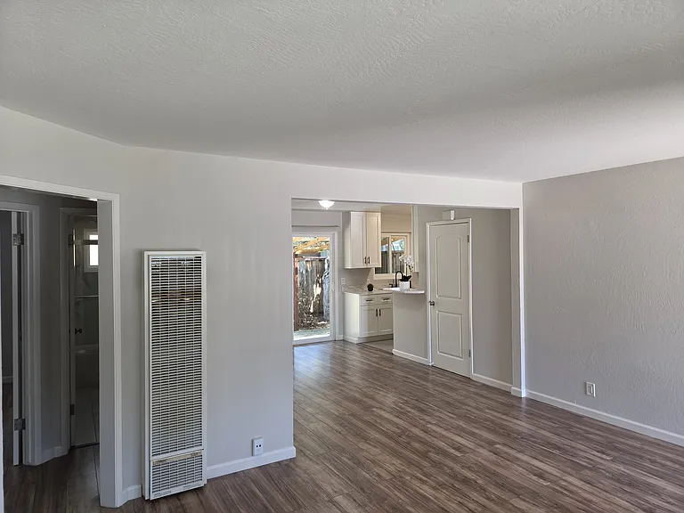 514 Piazza Dr #B — Photo 2
