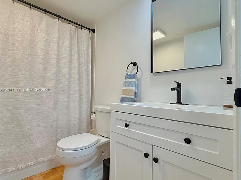 1203 Bahama Bnd #G1 — Photo 27