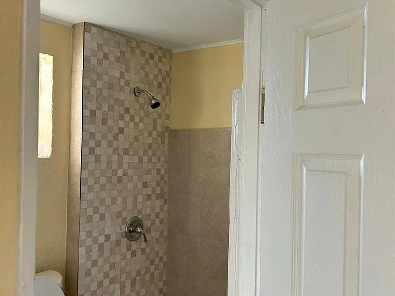371 Banyan Ave — Photo 12