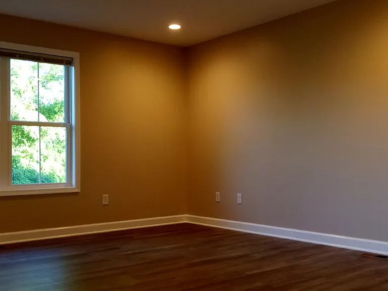 1014 Middlebrook Ave — Photo 3