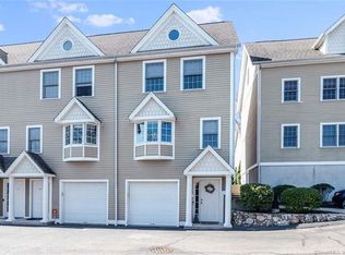 16 Hillside Pl APT G4, Norwalk, CT 06854