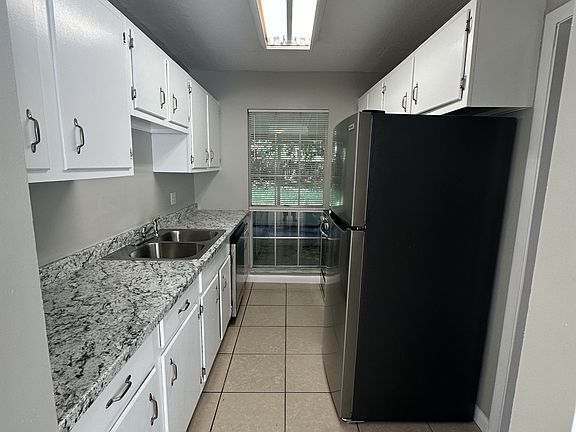 4th image of 686 John Hancock Ln