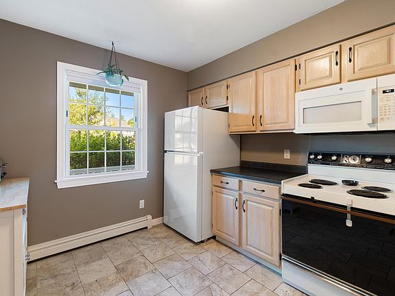 5th image of 12 Perkins Drive