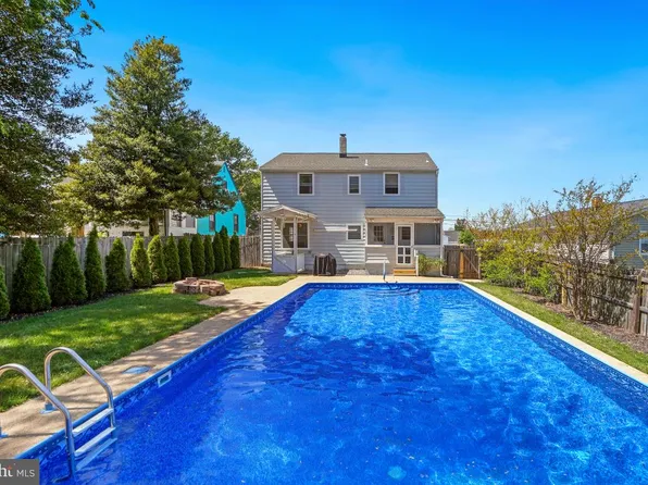 217 Arundel Rd, Pasadena, MD 21122