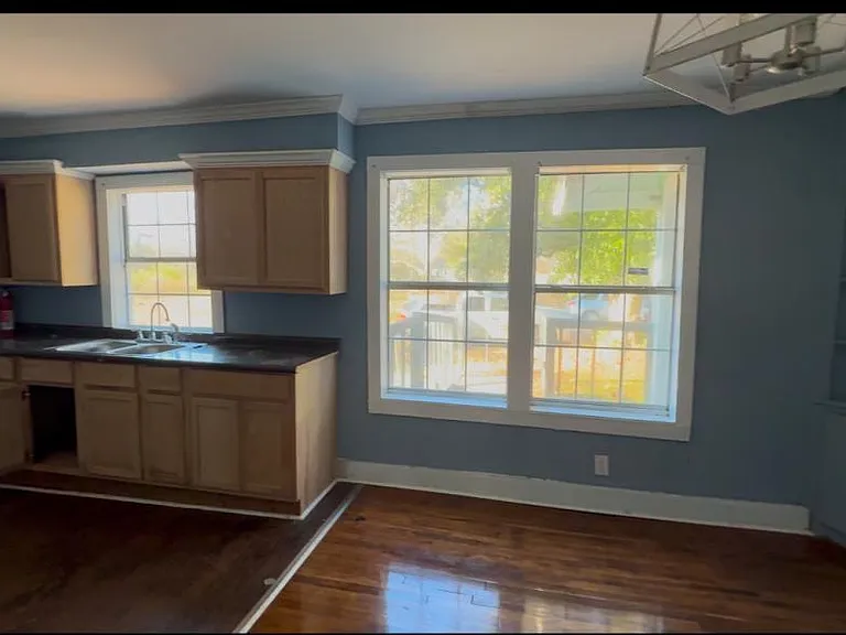 307 E Ridgeway St — Photo 4