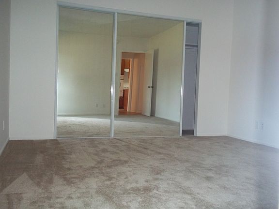 3rd image of 6064 Whitsett Ave APT 308