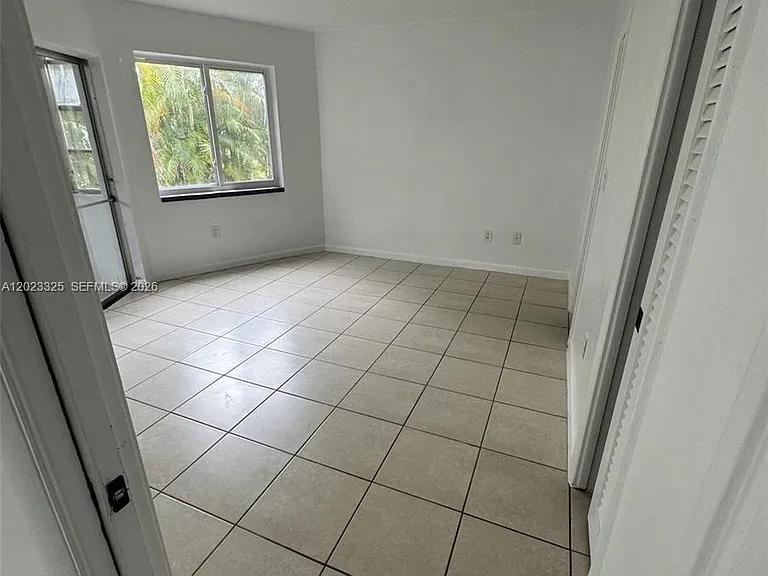 1643 NE Miami Gardens Dr #121 — Photo 5
