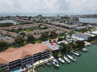 12175 3rd St E APT 4, Treasure Island, FL 33706