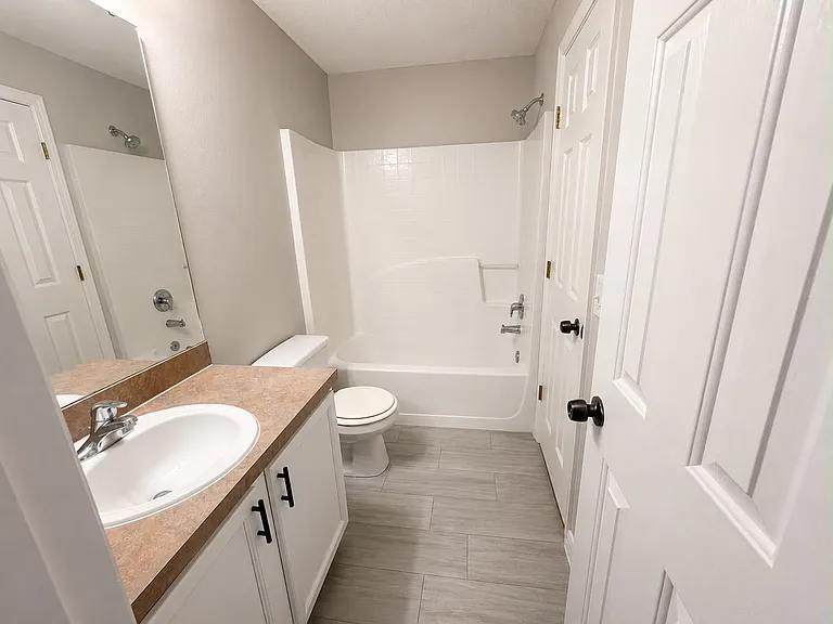 139 Jones Ln #B — Photo 11