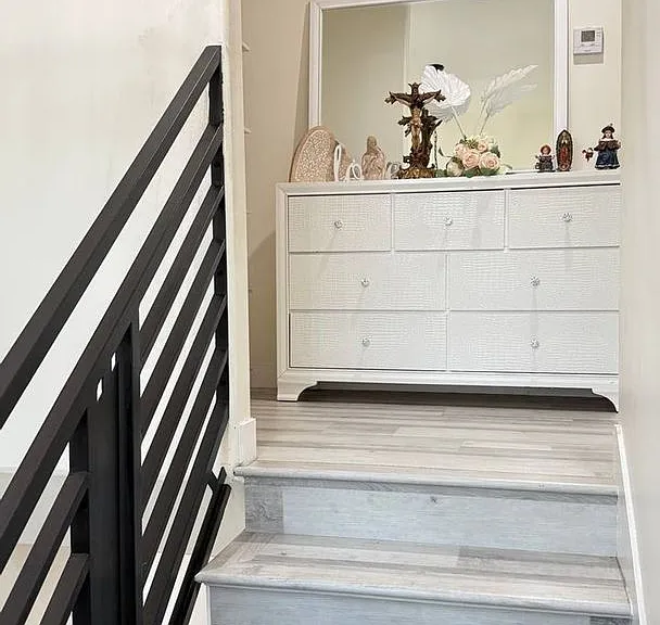 4704 Florence Ave — Photo 9