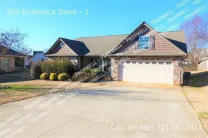 3 bed, 1552 sqft, $1,650 — Photo 2