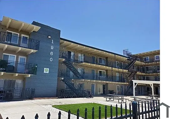 1960 Dallas St #203 — Photo 1