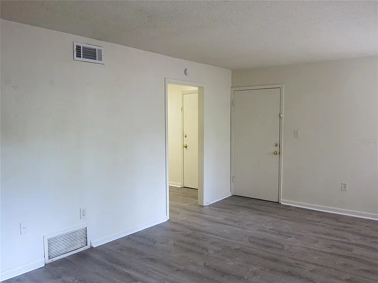 300 NW 20th Ave #6 — Photo 11