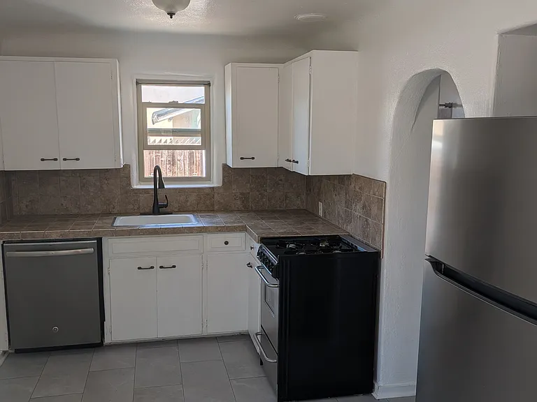 634 1/2 Alicia St — Photo 5