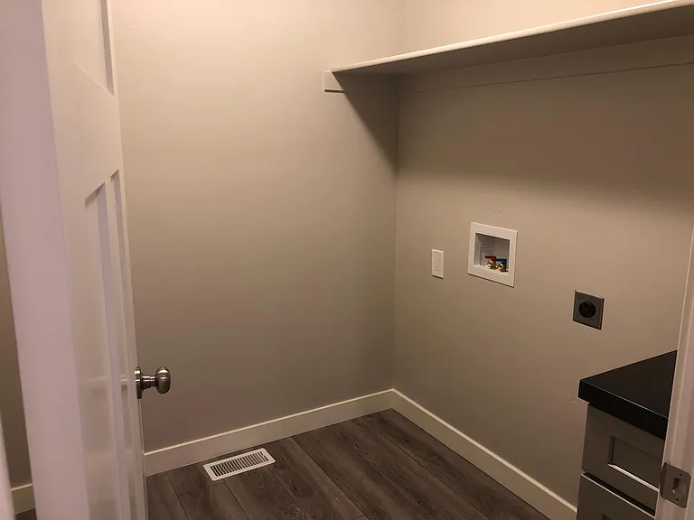 809 S 1710 E — Photo 10