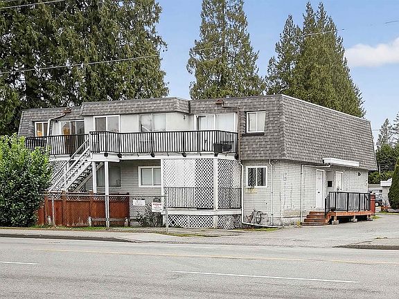3rd image of 21555 Dewdney Trunk Rd #18