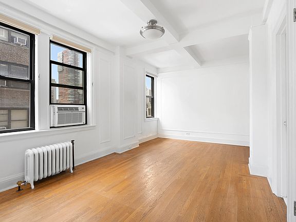 2nd image of 20 W 72nd St #1106A