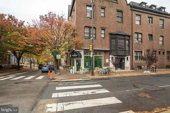 301 S 11th St #100 — Photo 27