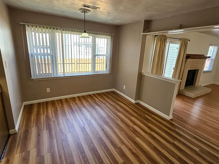 1605 Sinking Creek Dr — Photo 12