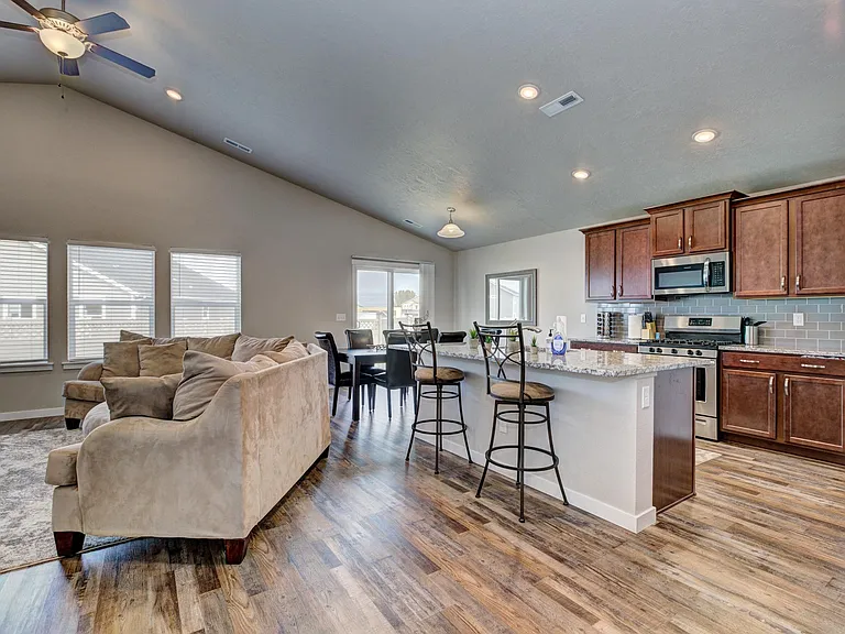 7646 E Declaration Dr — Photo 34
