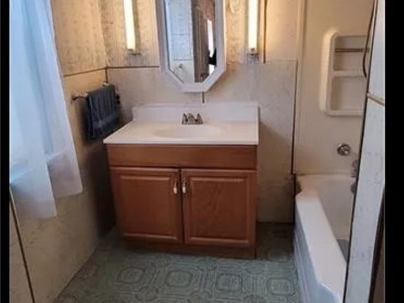 4th image of 15 Gravel Pl