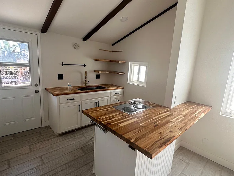 4391 Green Ave #B — Photo 8