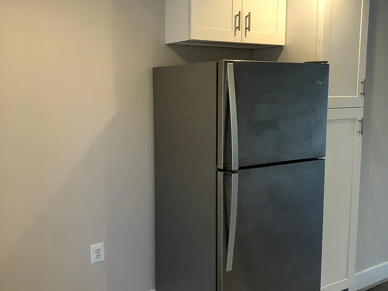 711 Park Ave #B — Photo 5
