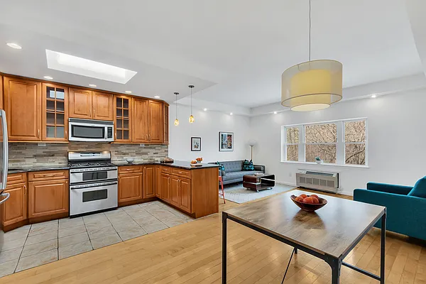 Rented by Corcoran | media 14