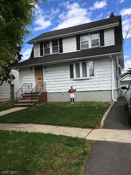 2nd image of 1071 Thirza Pl