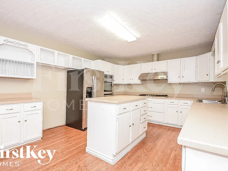 3954 Rock Mill Pkwy — Photo 6