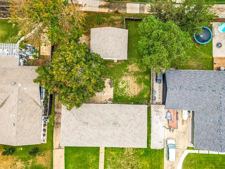 3517 Woodleigh Dr — Photo 29