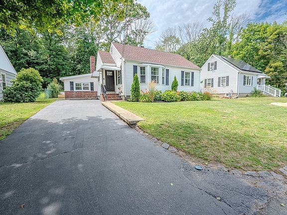 4th image of 40 Oneida Ave