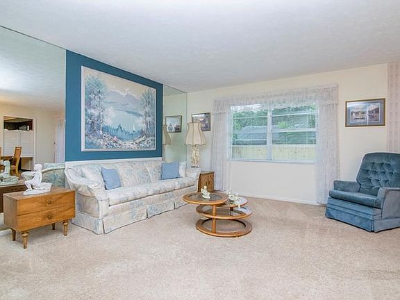 2nd image of 3809 Treadway Dr