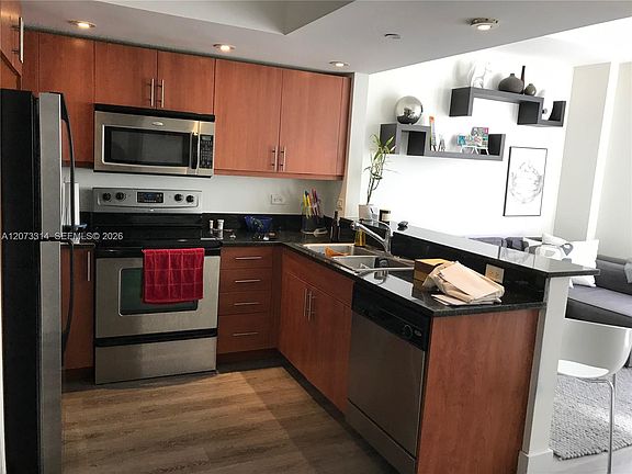 4th image of 111 E Flagler St APT 701